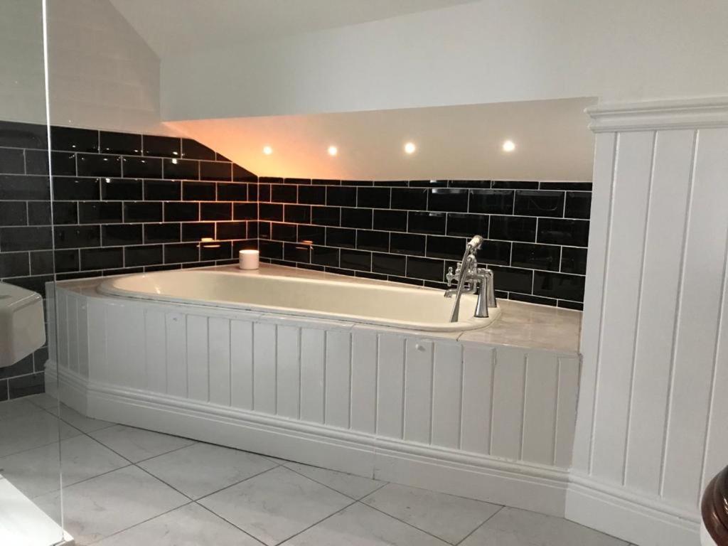 Wyndcliffe Villa Grange-over-Sands Bagian luar foto